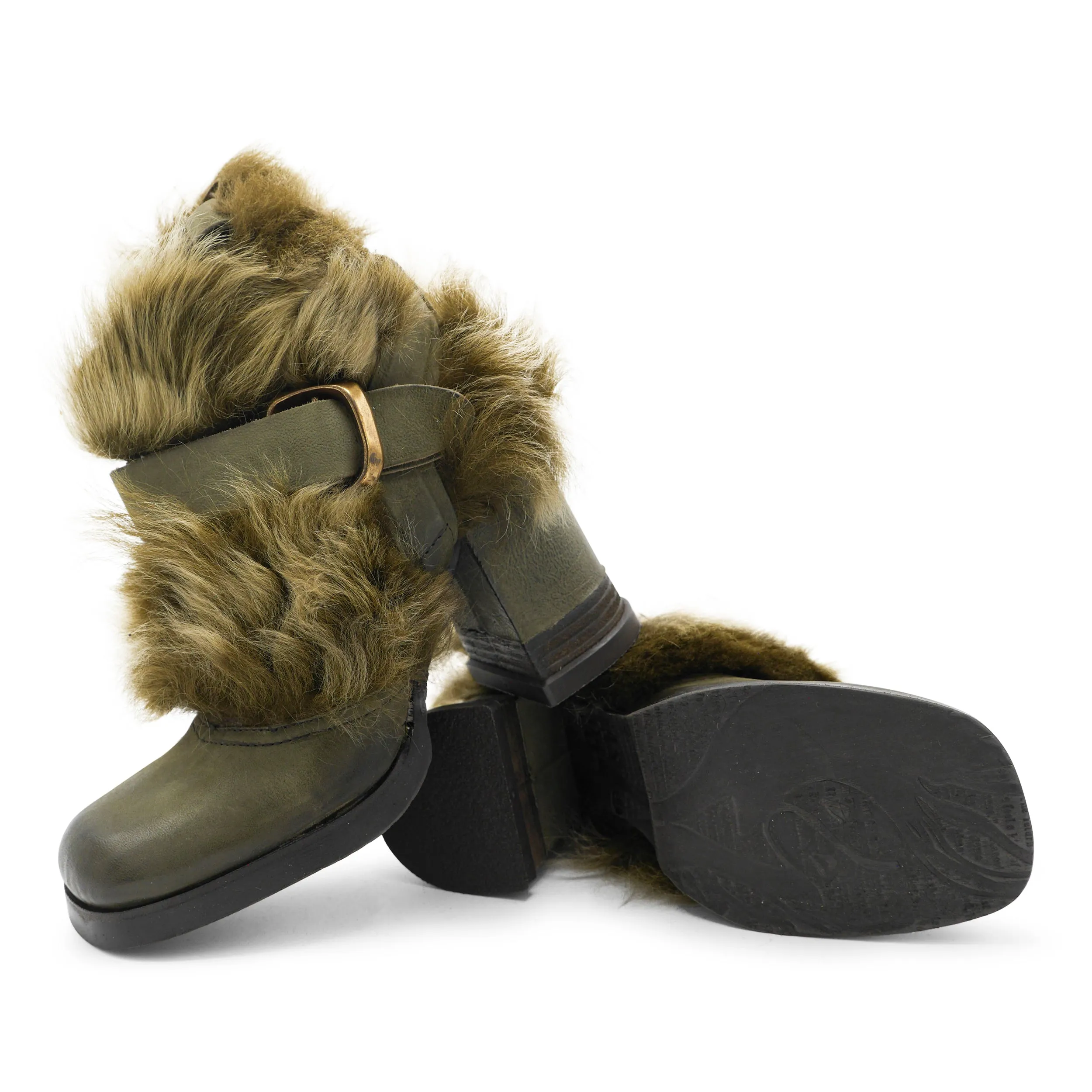 42206 - Jungle Leather Buckle Strap Boot With Fur