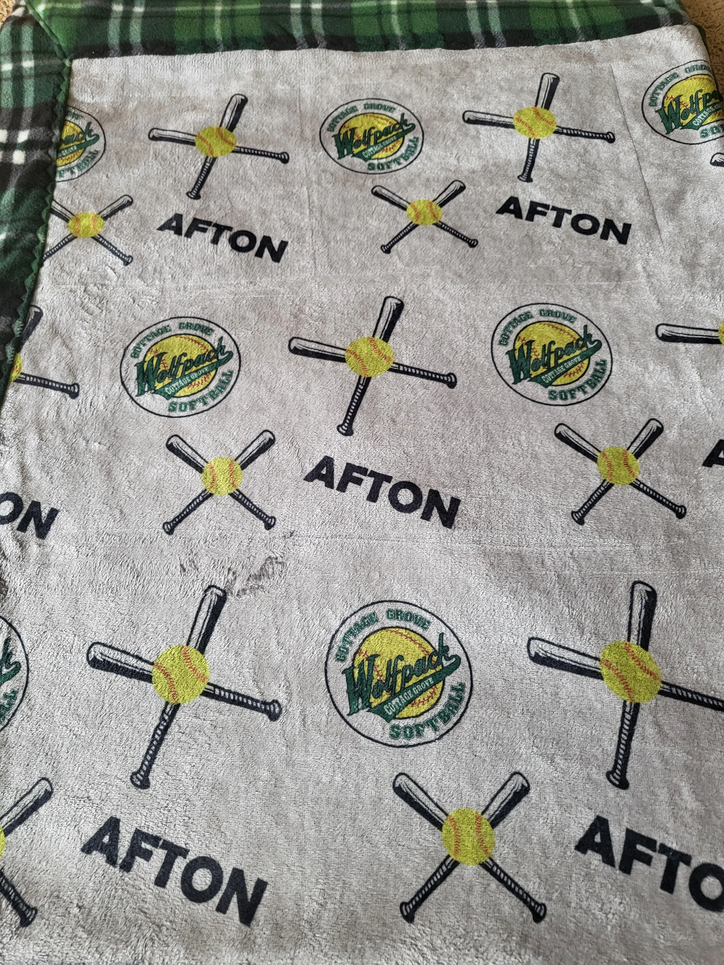 COTTAGE GROVE WOLFPACK FUNDRAISER - Cozy softball blanket customizable (CLOSED)