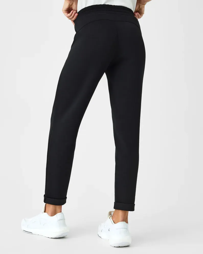 Spanx AirEssentials Tapered Leg Pant In Black